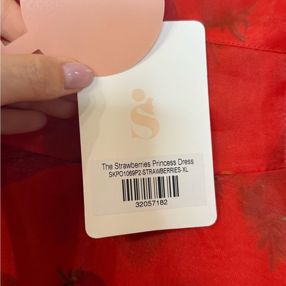 Selkie Strawberry Princess Dress 🍓 - Picture 5 of 6